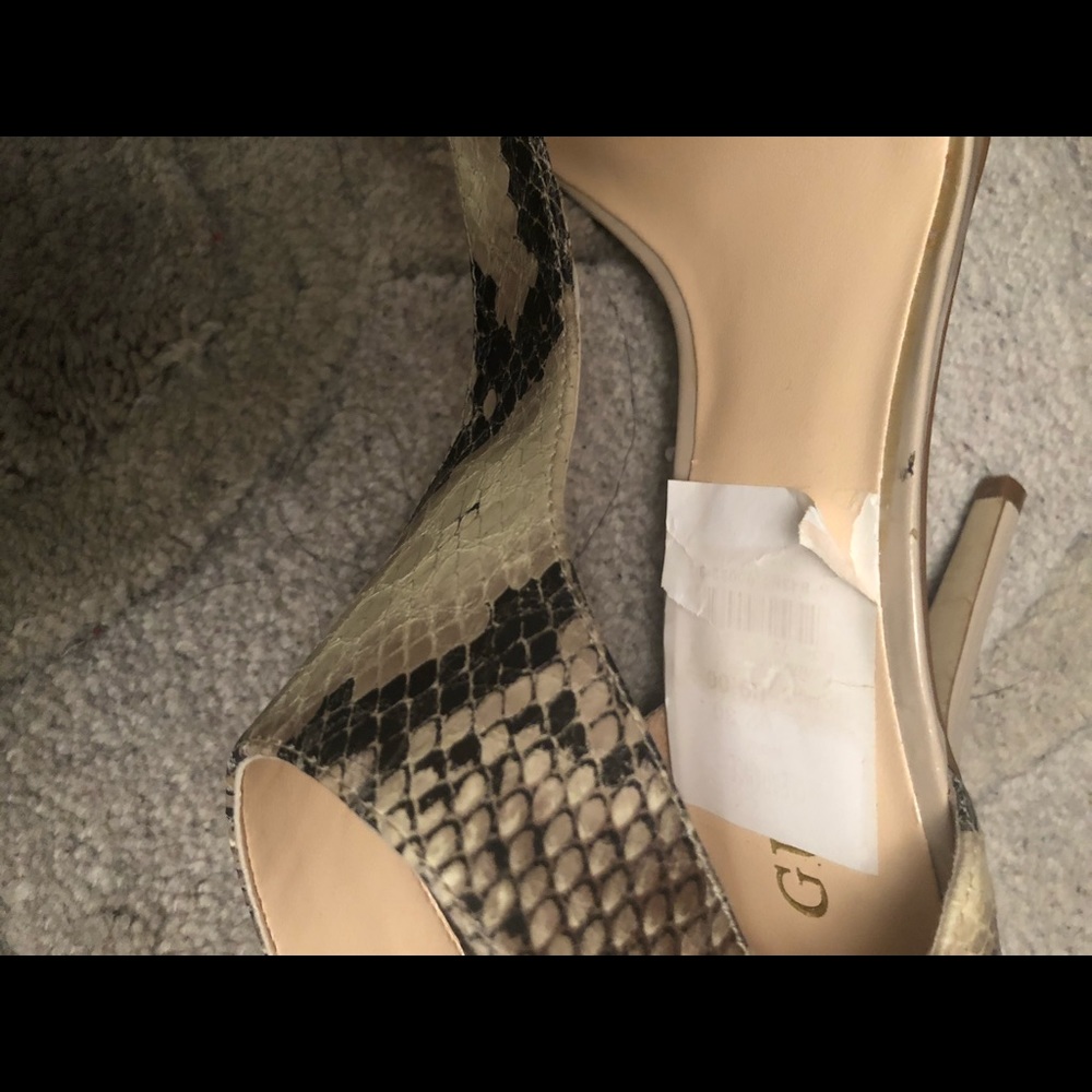 Guess Shoe - New - Picture 10 of 10